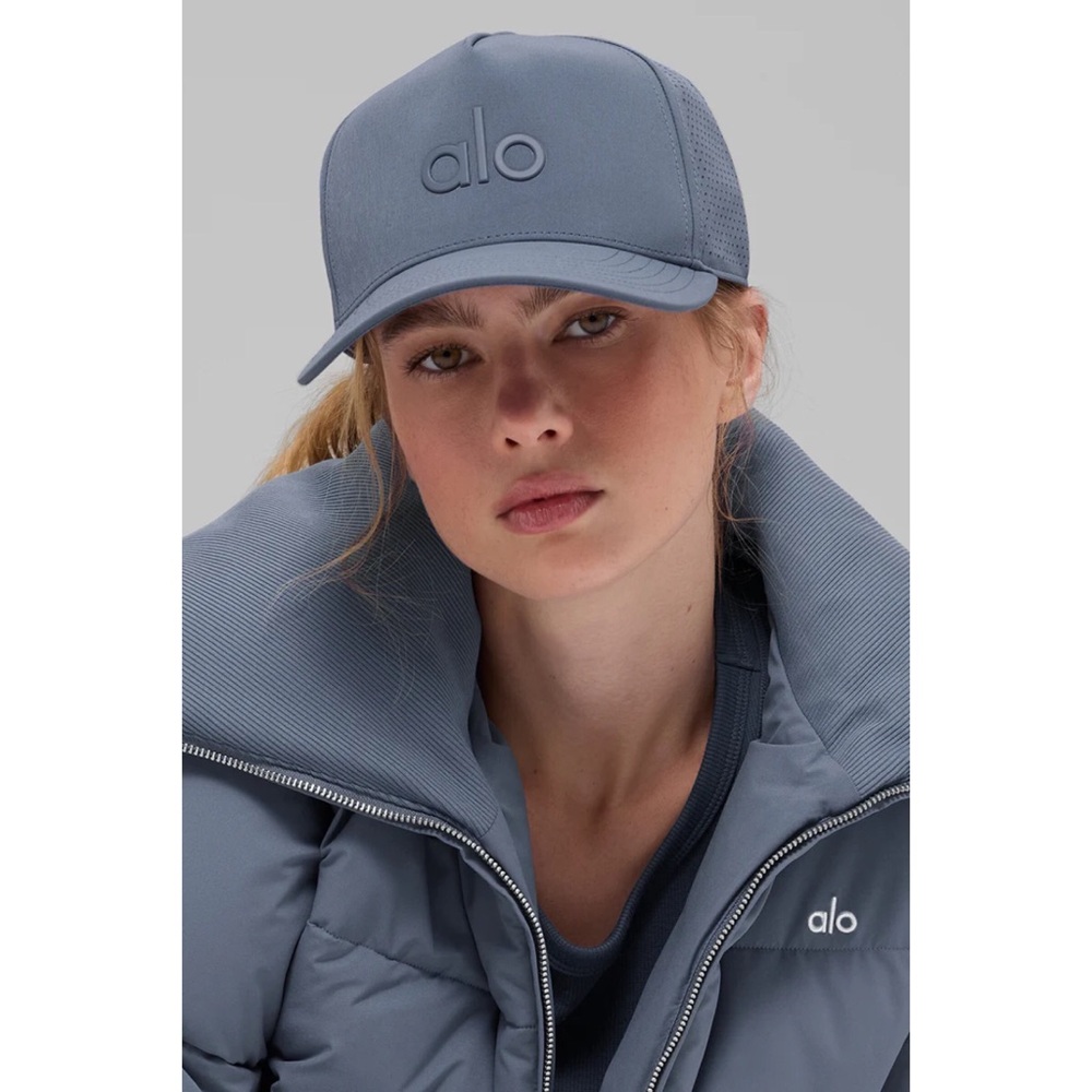 Alo Yoga Performance District Trucker Cap Bluestone - Picture 7 of 8